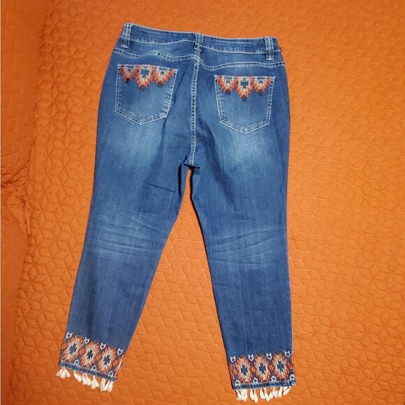 Reba - Embellished Cropped Jean - Size 12 - Picture 2 of 6